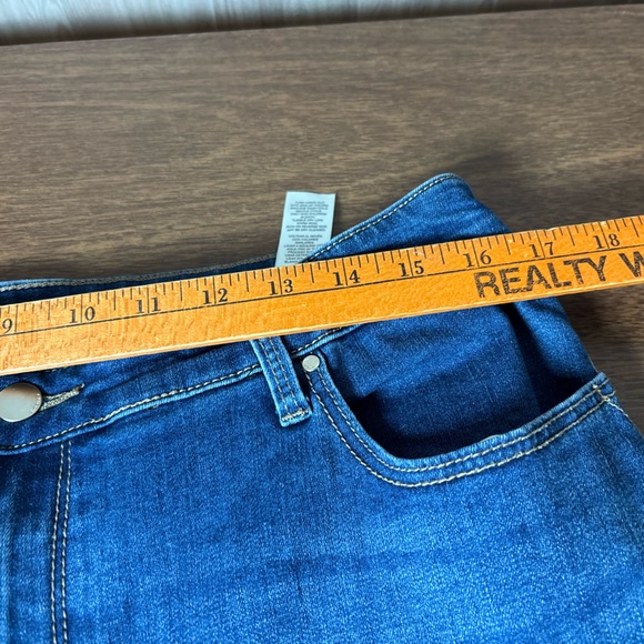 Chico’s Girlfriend Straight Leg Ankle Elegant Embroidered Jeans - Picture 7 of 9